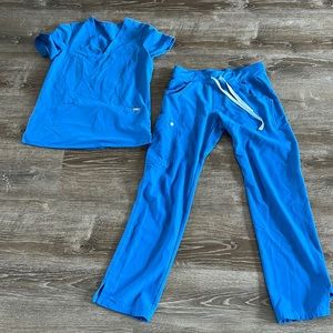 Figs blue scrub set